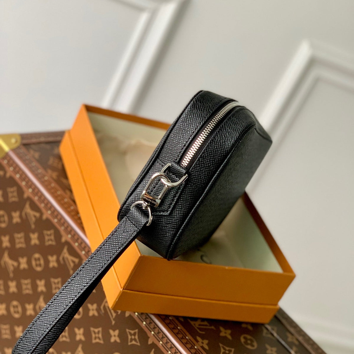 LOU POCHETTE KASAI