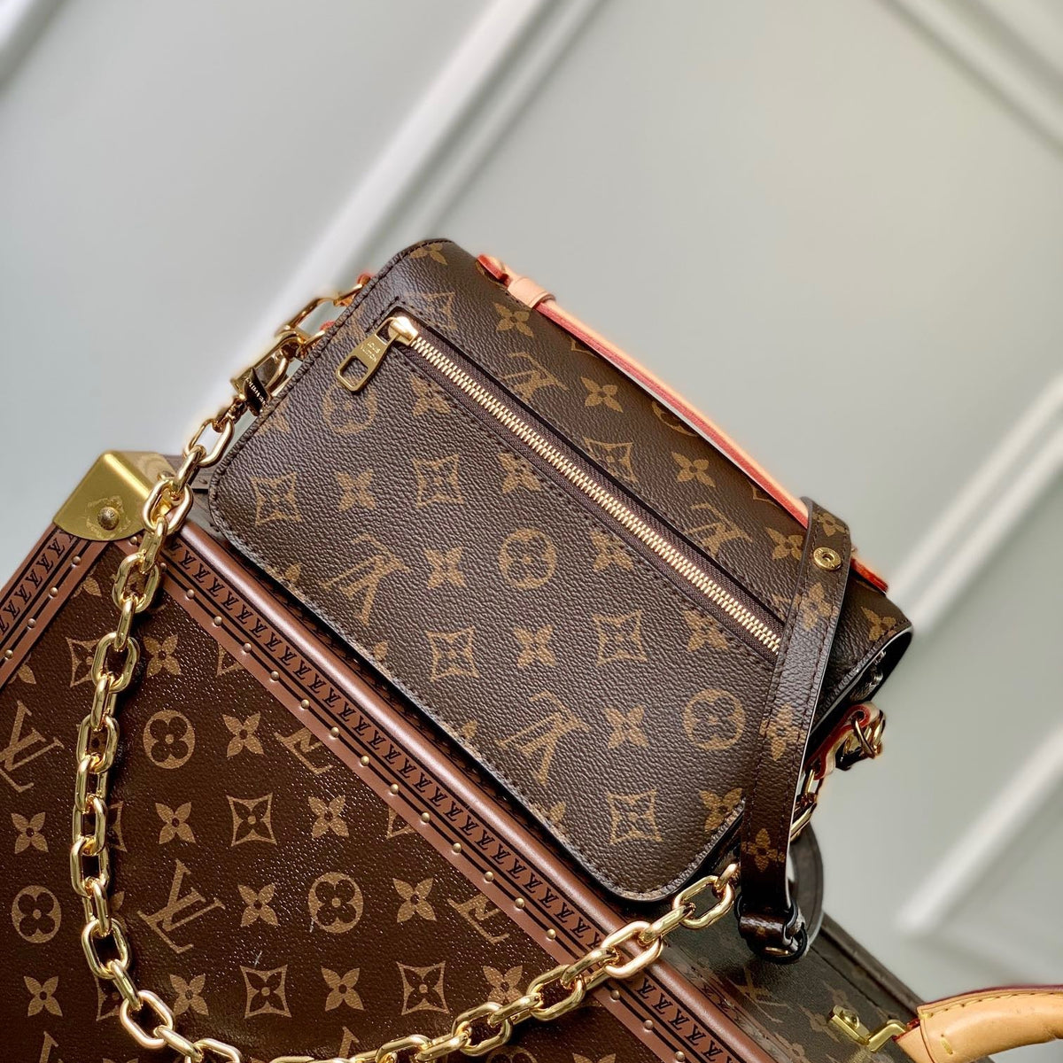 LOU POCHETTE METIS EAST WEST BAG