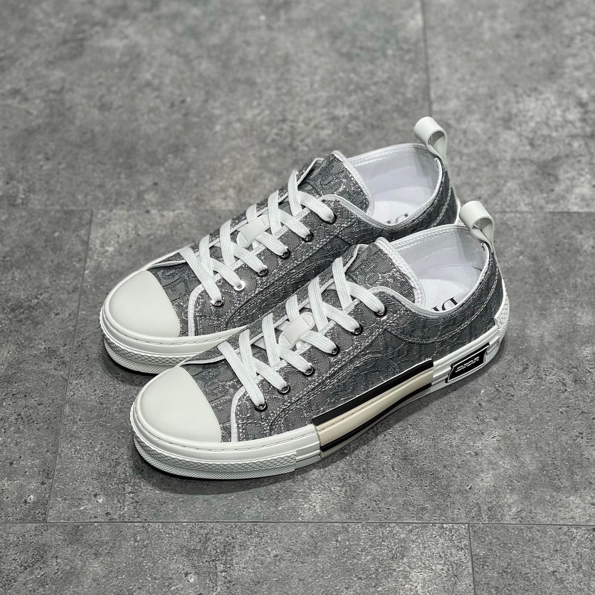CD B23 SNEAKERS