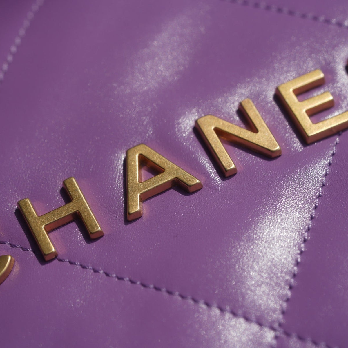 CC 22 SMALL HANDBAG