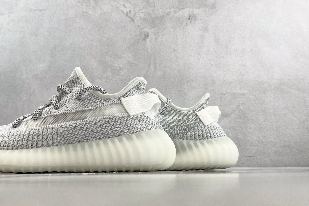 YEEZY BOOST 350 V2