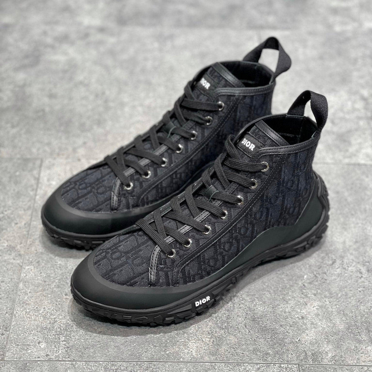 CD B28 SNEAKERS