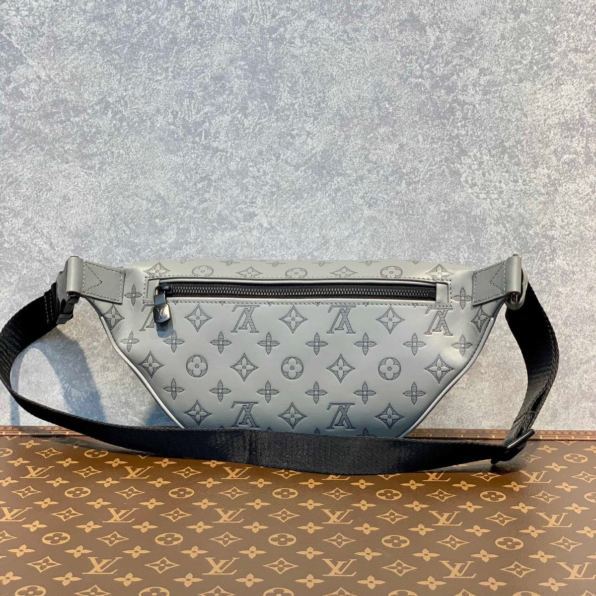 LOU DISCOVERY BUMBAG