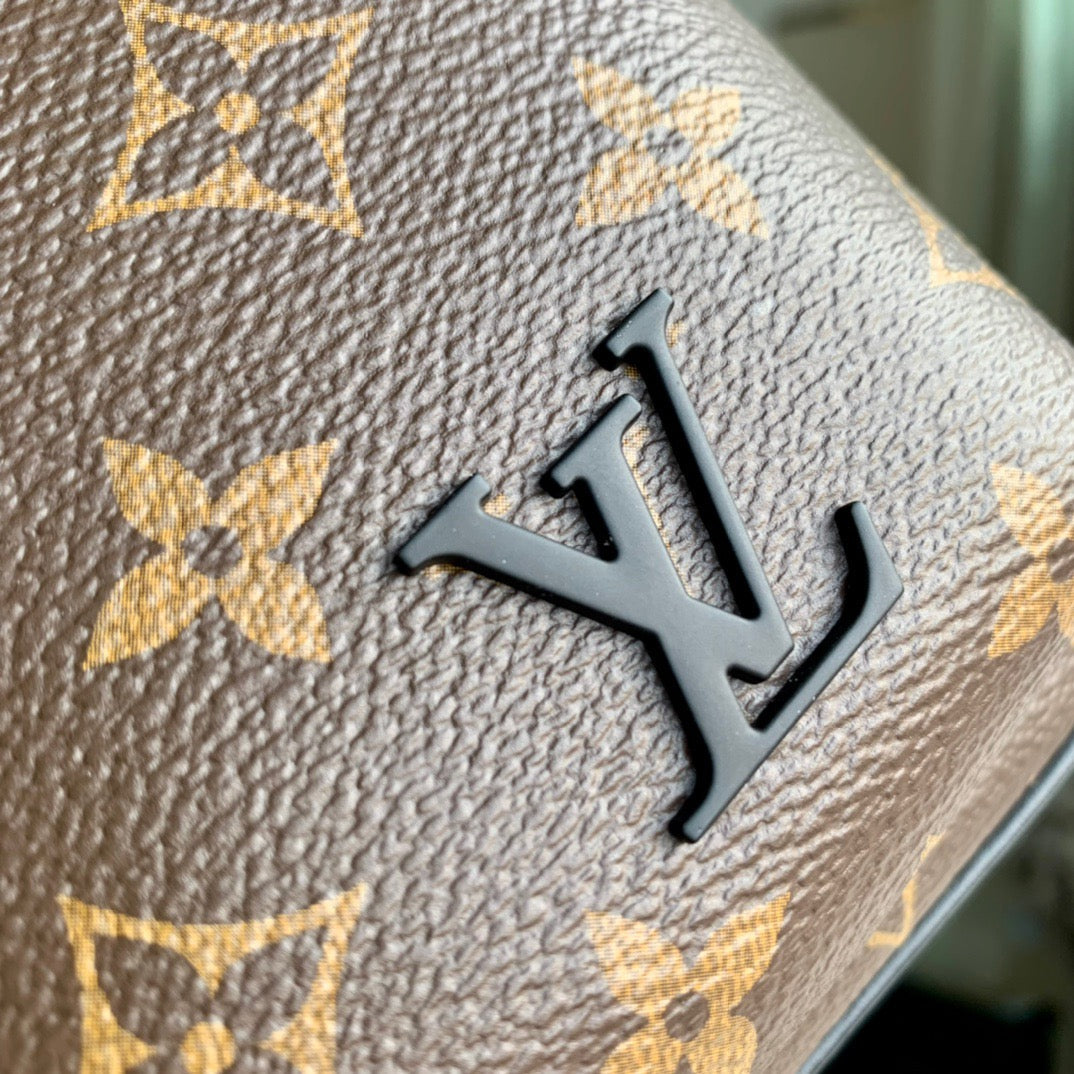 LOU AVENUE SLINGBAG