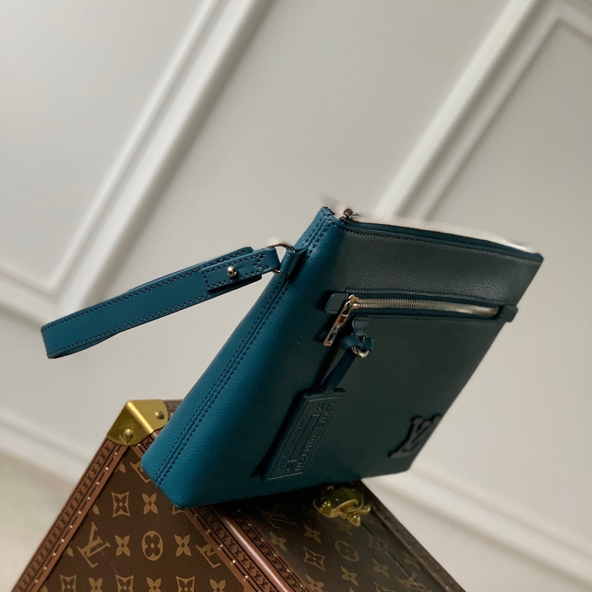 LOU AEROGRAM IPAD POUCH