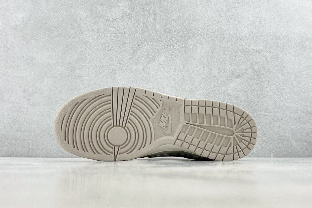 DUNK LOW x OTOMO KATUSHIRO