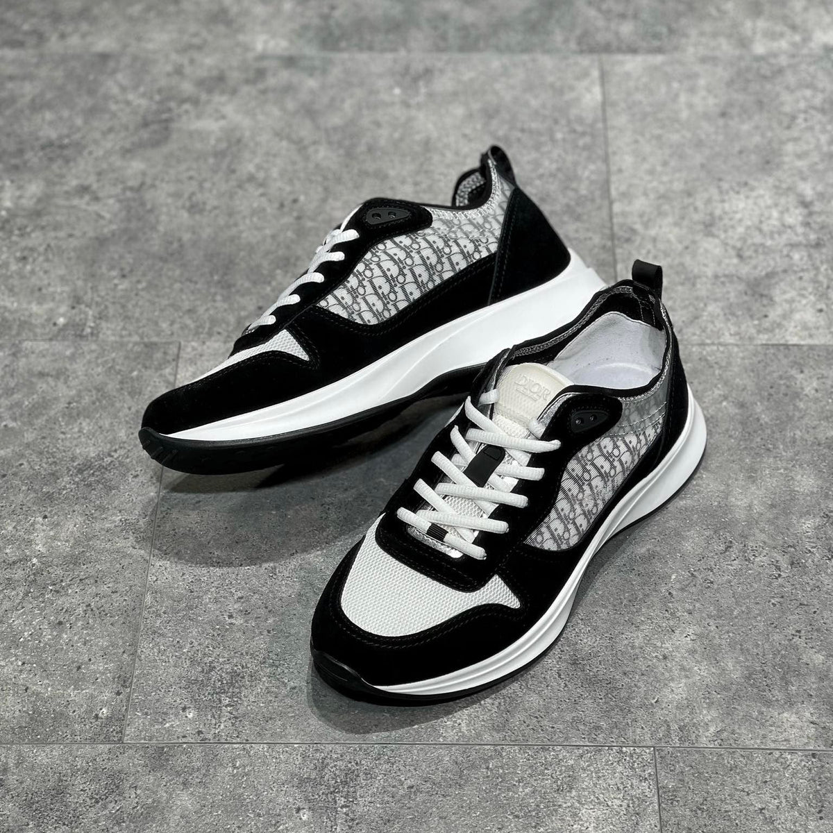 CD B25 SNEAKERS