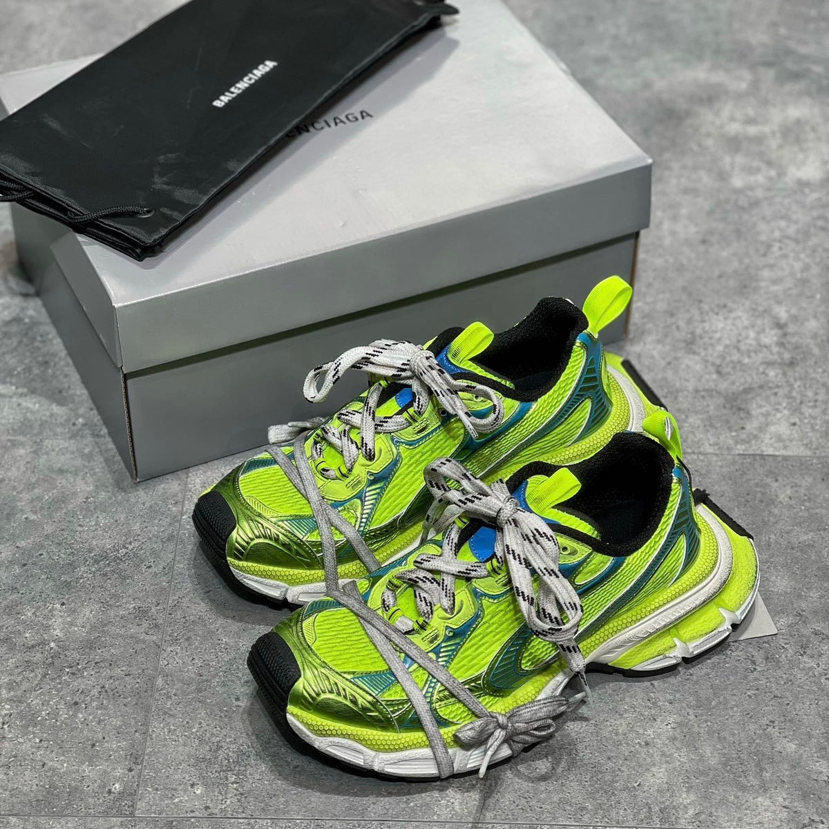 BAL 3XL TRAINERS