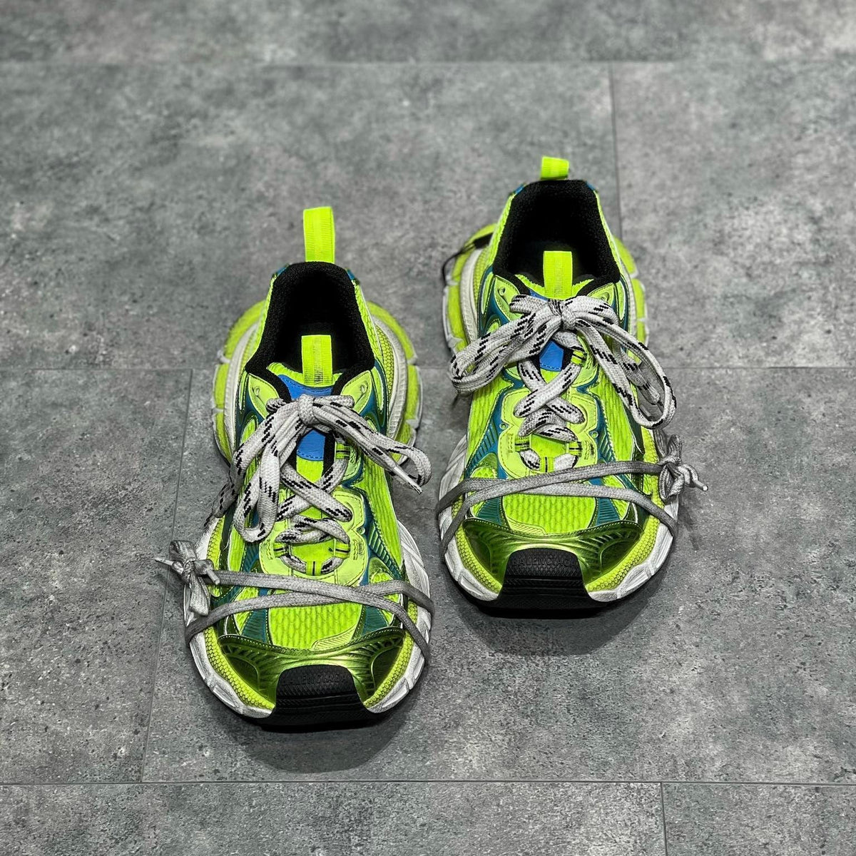 BAL 3XL TRAINERS