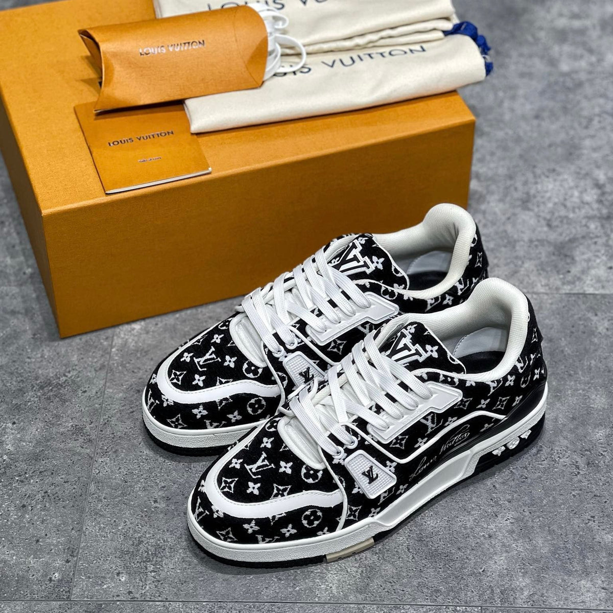 LOU TRAINERS