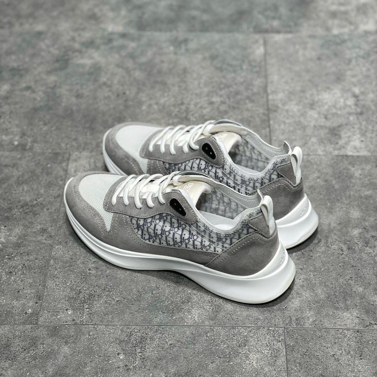 CD B25 SNEAKERS