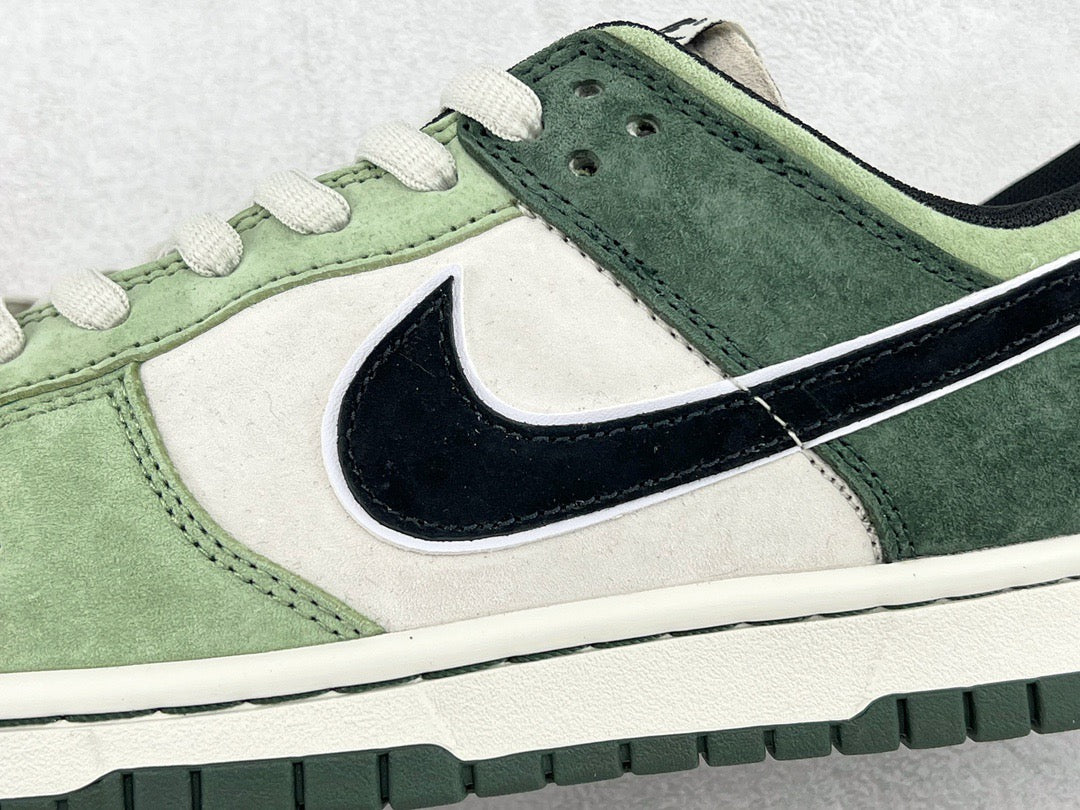 DUNK LOW x OTOMO KATSUHIRO