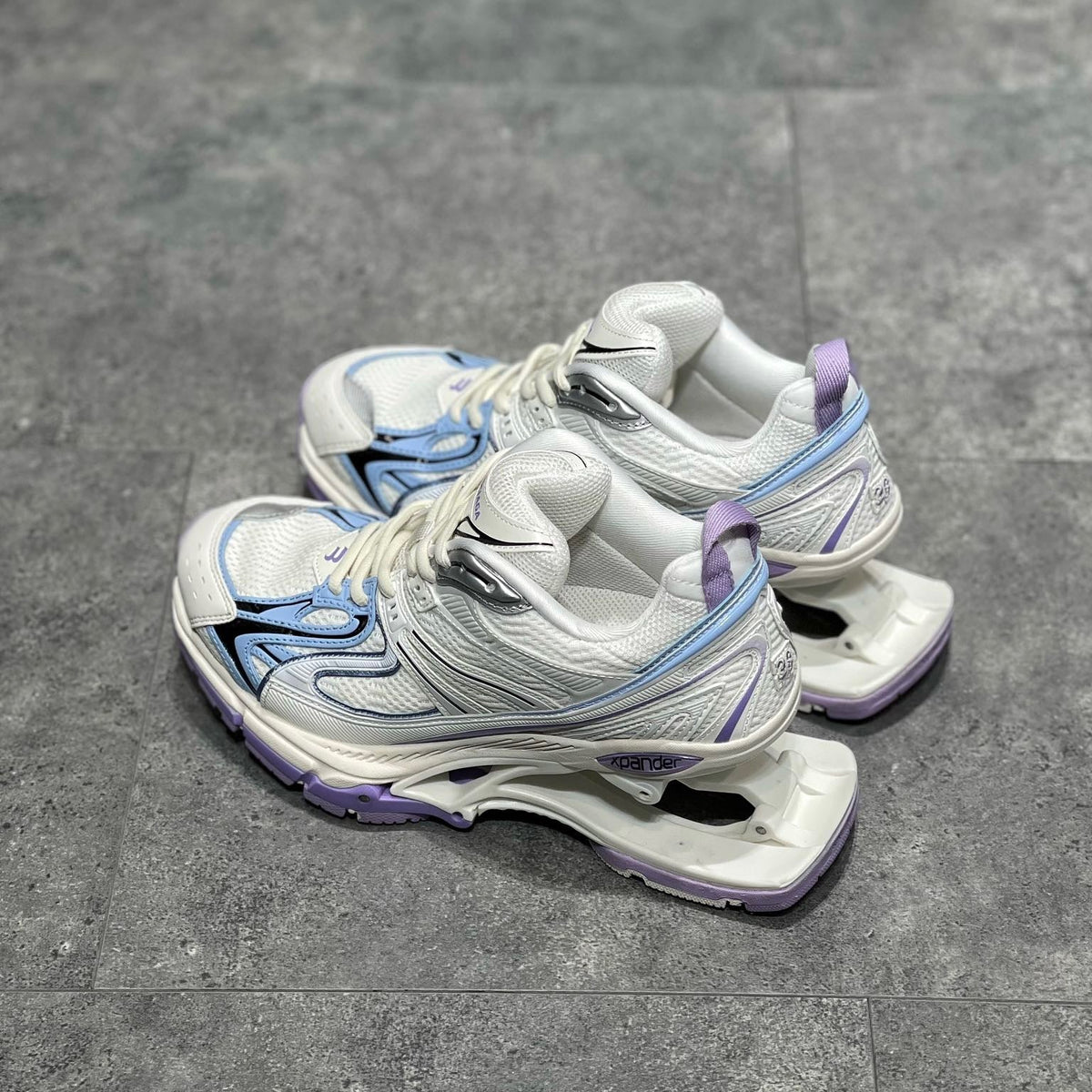 BAL X-PANDER TRAINERS