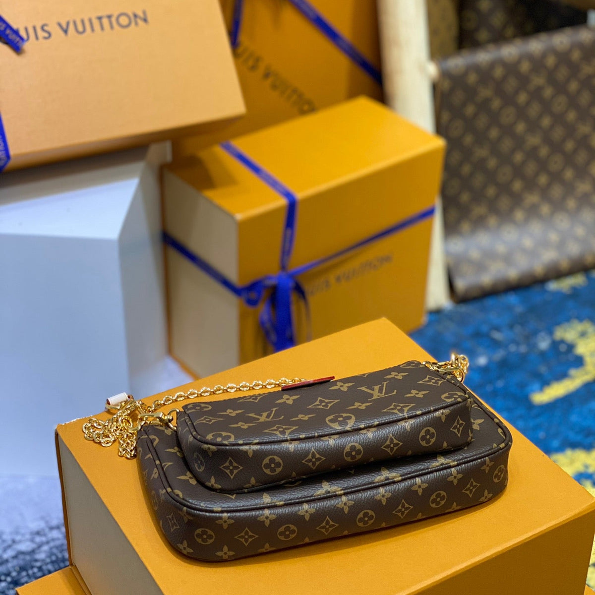 LOU MULTI POCHETTE ACCESSOIRES