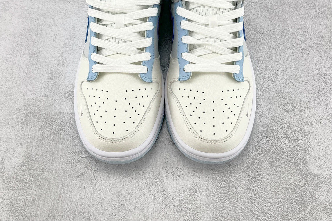 DUNK LOW IVORY HYPER ROYAL