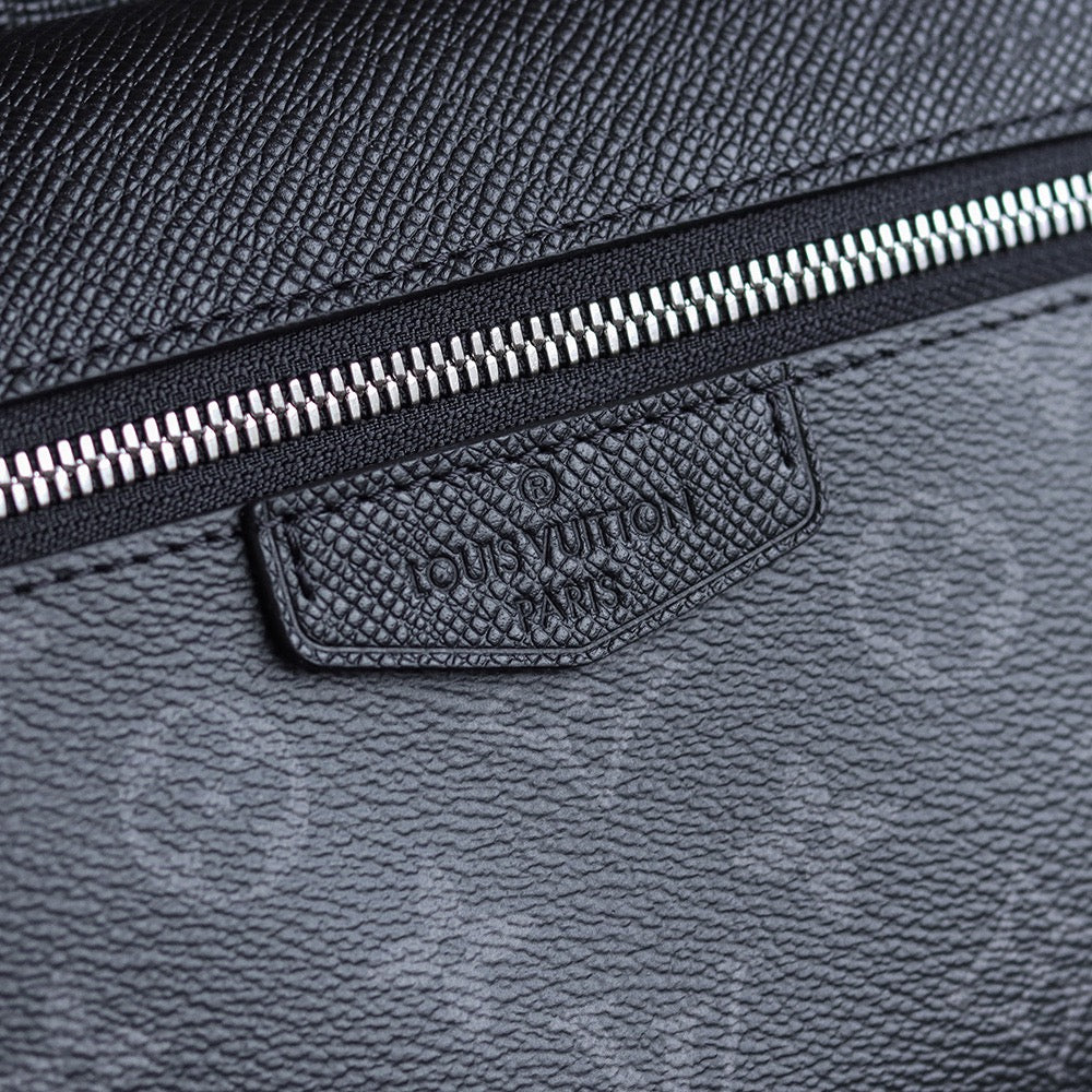 LOU OUTDOOR MESSENGER BAG