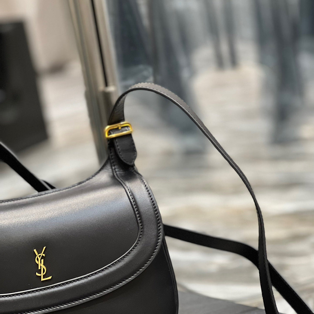 SL CHARLIE MEDIUM SHOULDER BAG