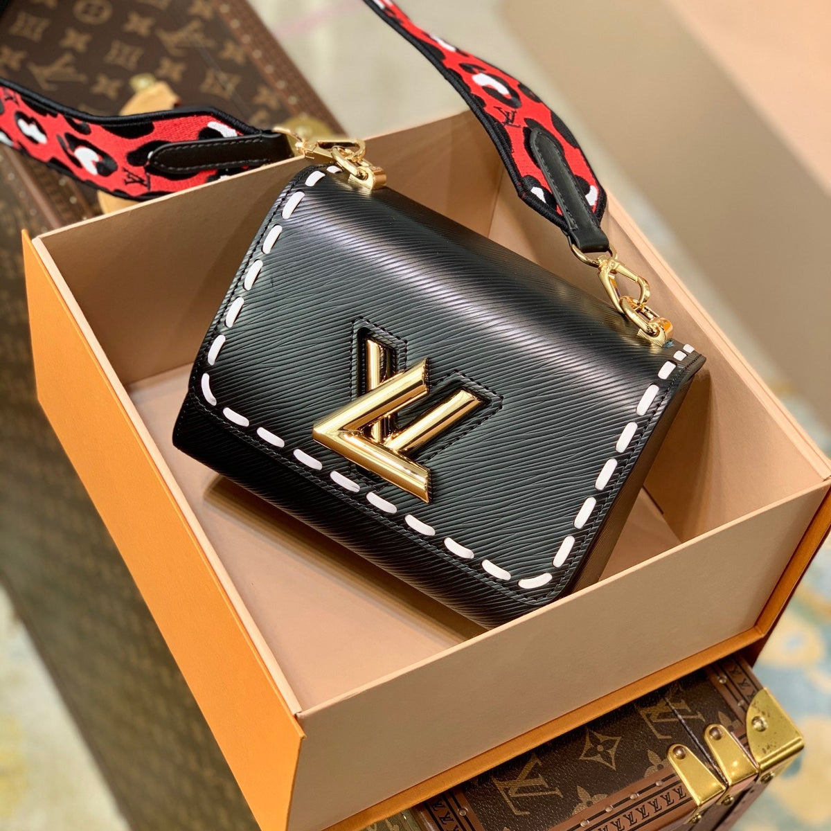 LOU TWIST PM BAG