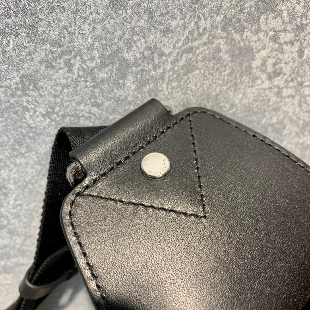 LOU AVENUE SLINGBAG