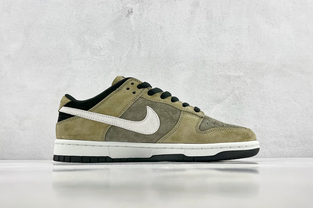 DUNK LOW x OTOMO KATUSHIRO