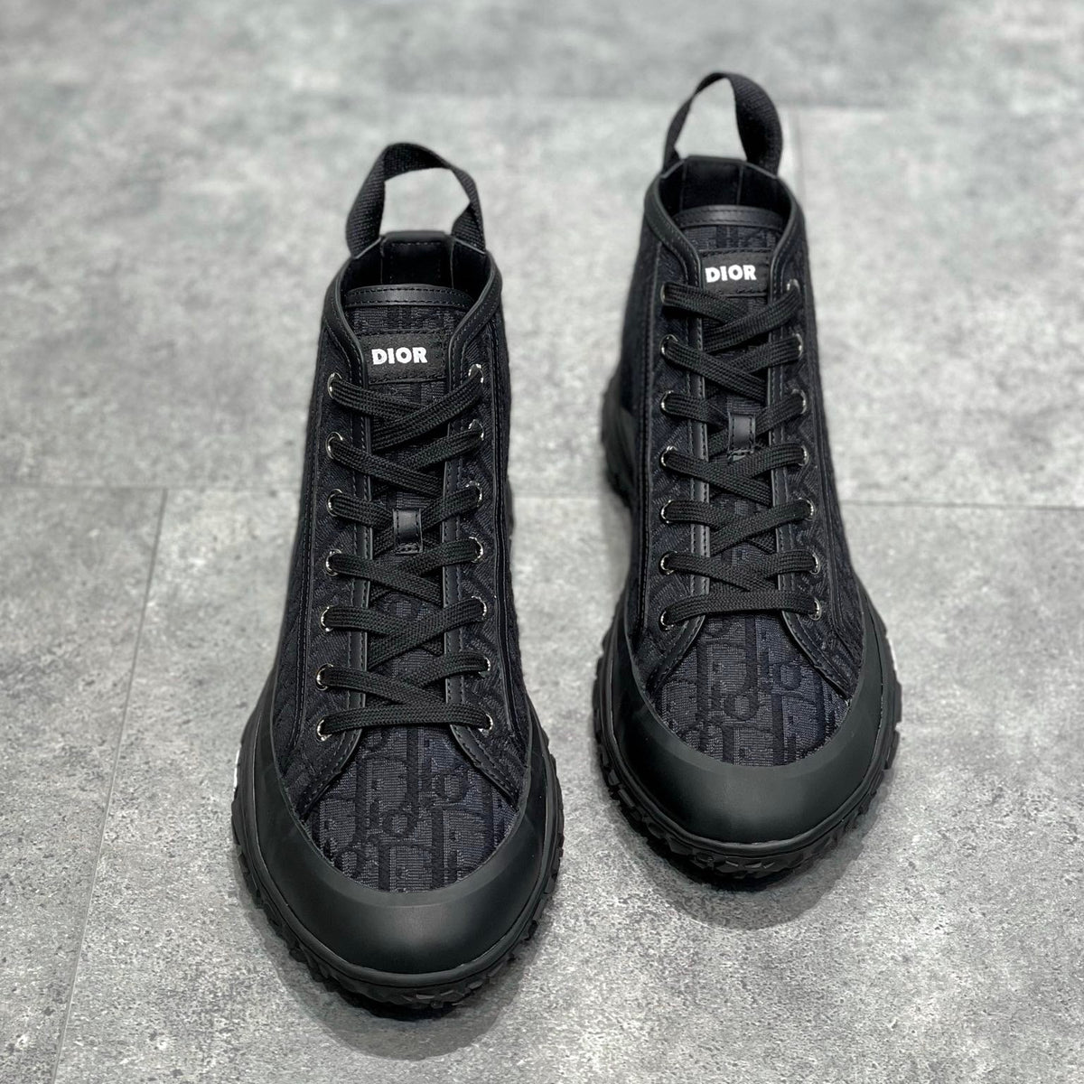 CD B28 SNEAKERS