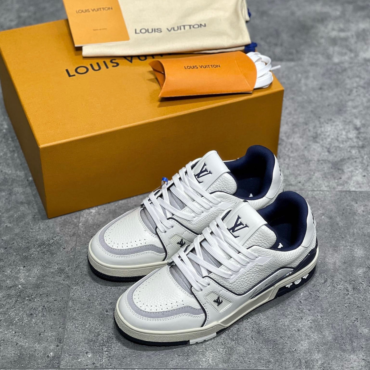LOU TRAINERS