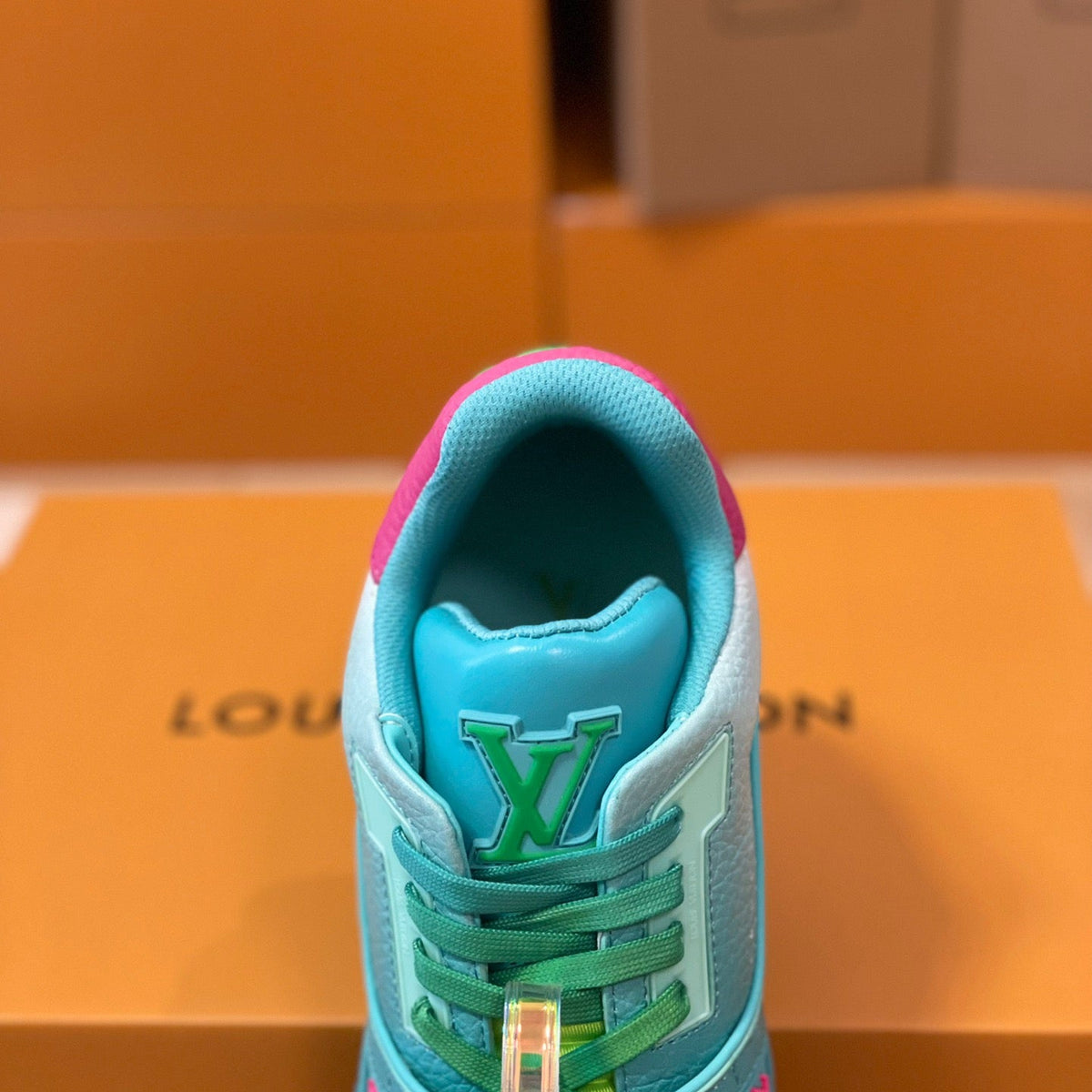 LOU TRAINERS