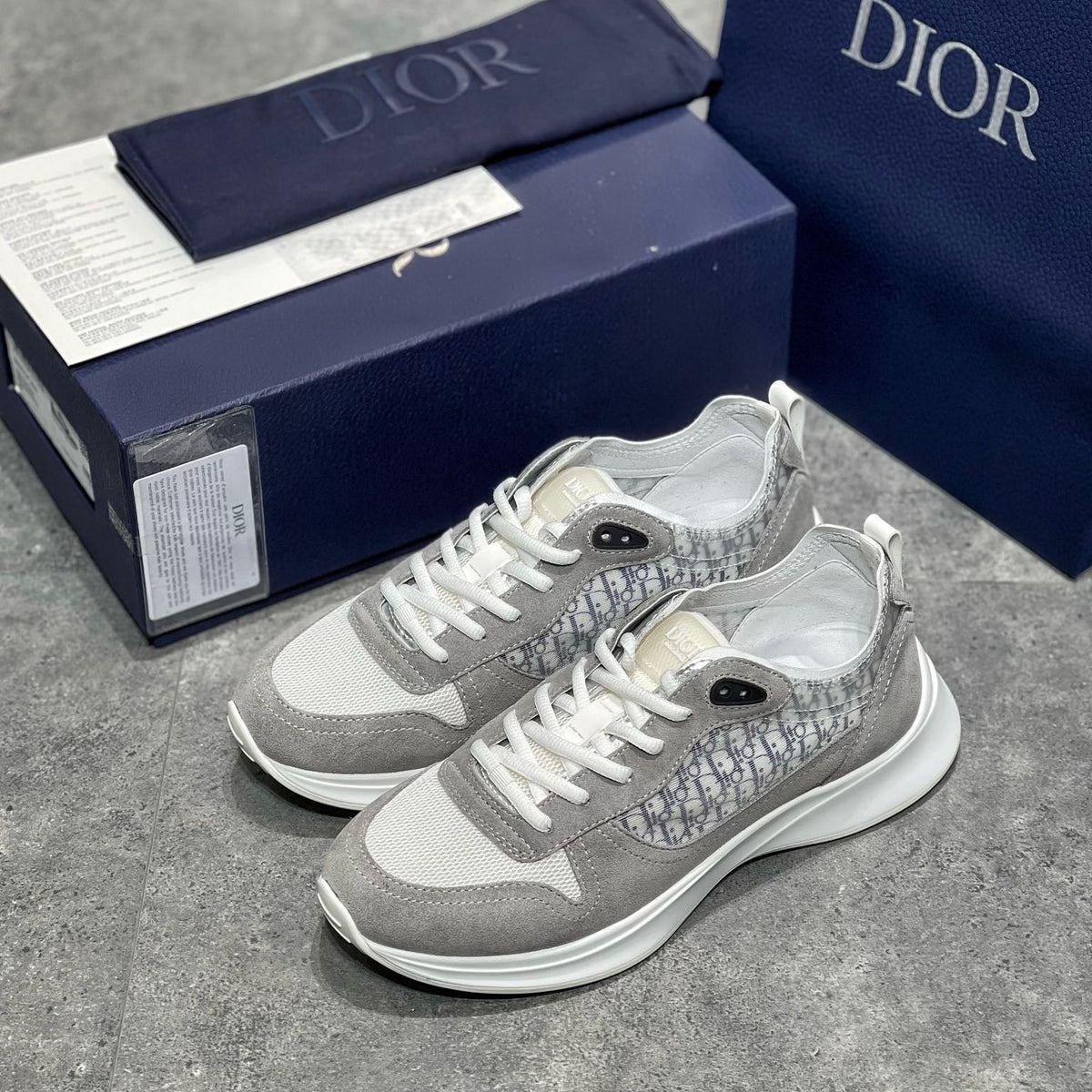 CD B25 SNEAKERS