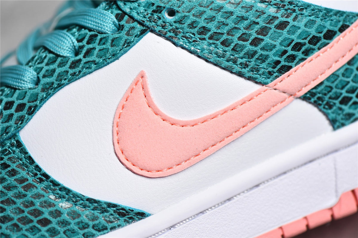 DUNK LOW SNAKESKIN