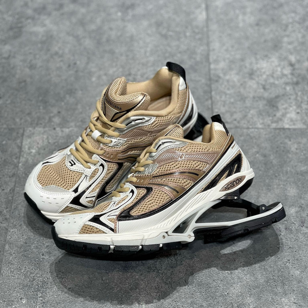 BAL X-PANDER TRAINERS