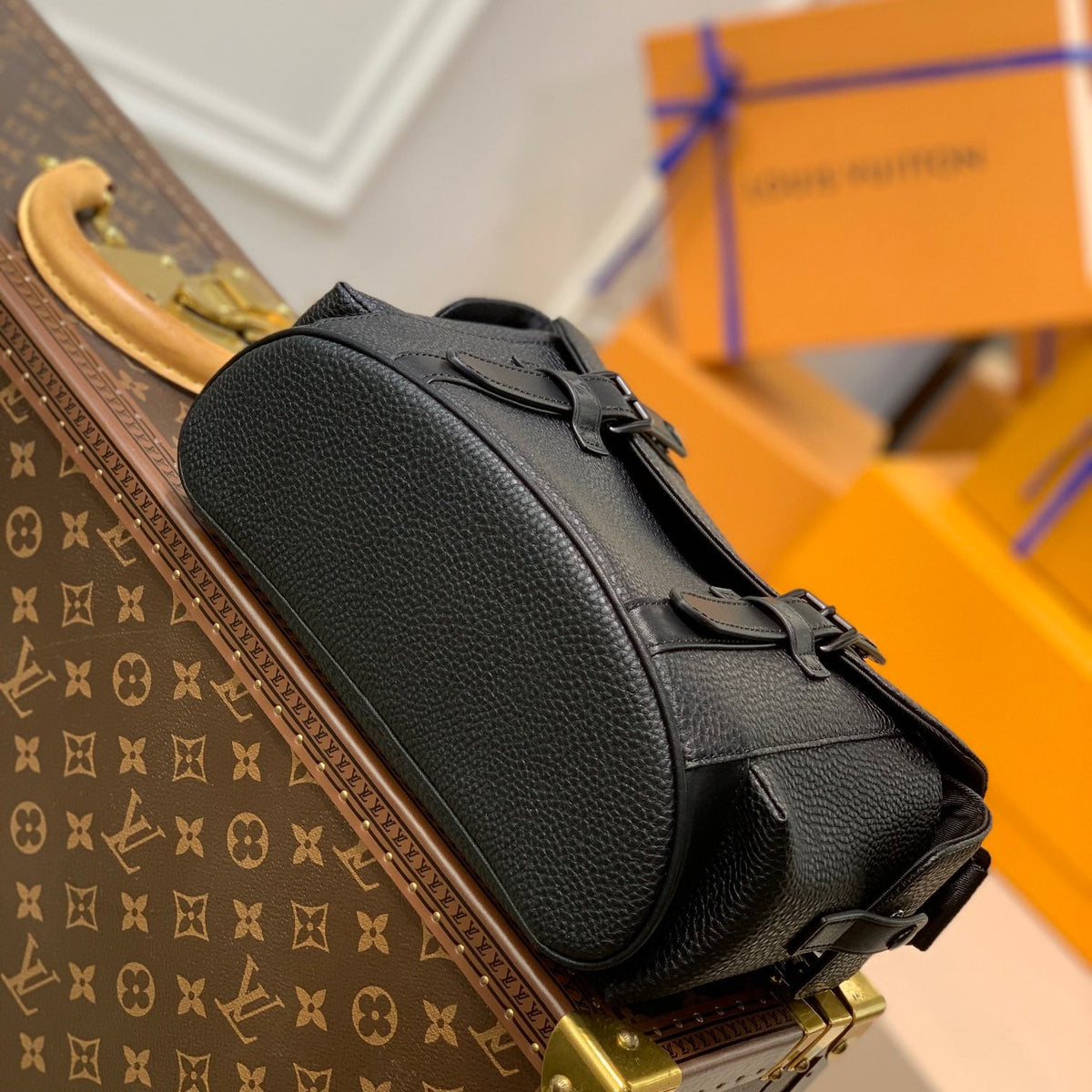 LOU CHRISTOPHER MESSENGER BAG