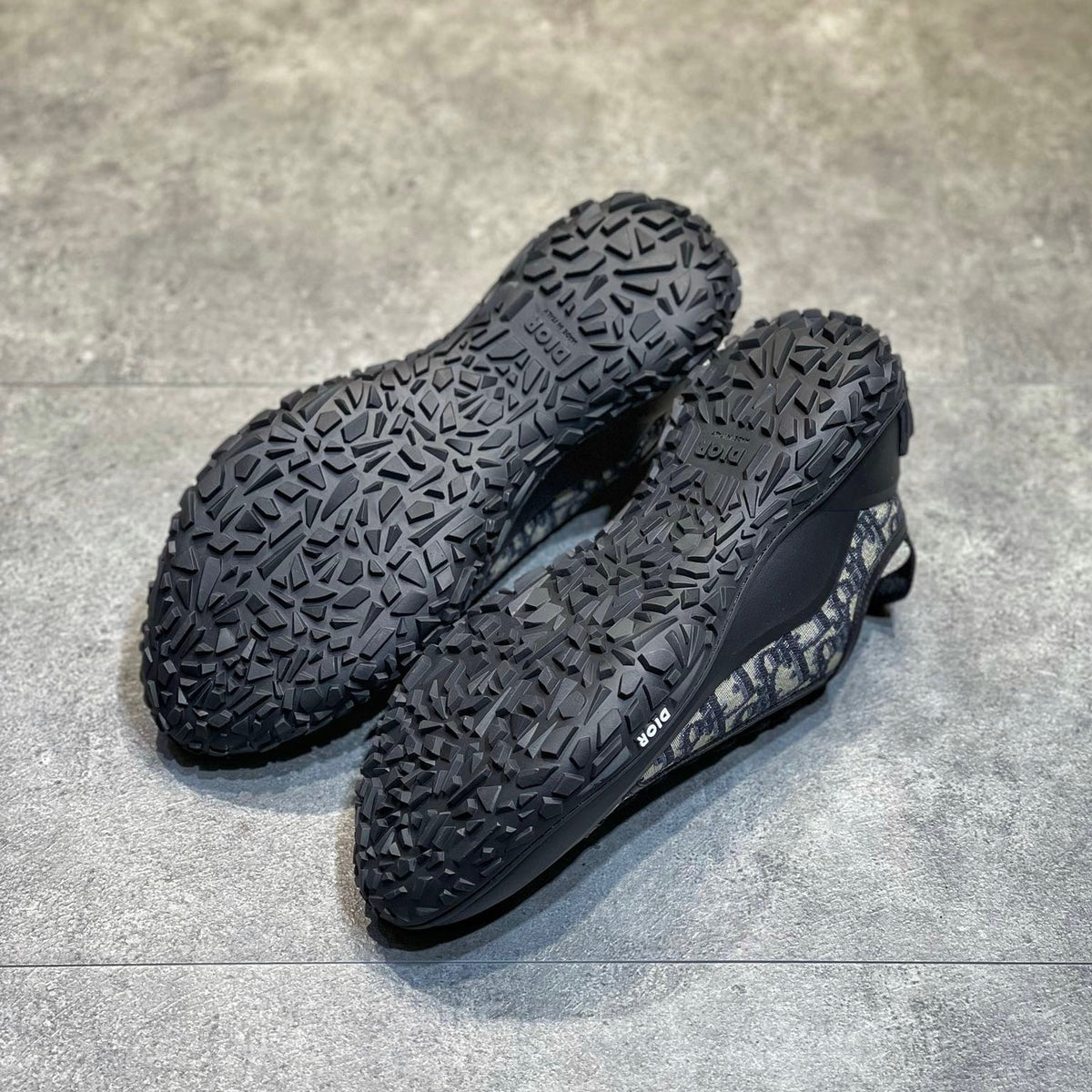 CD B28 SNEAKERS