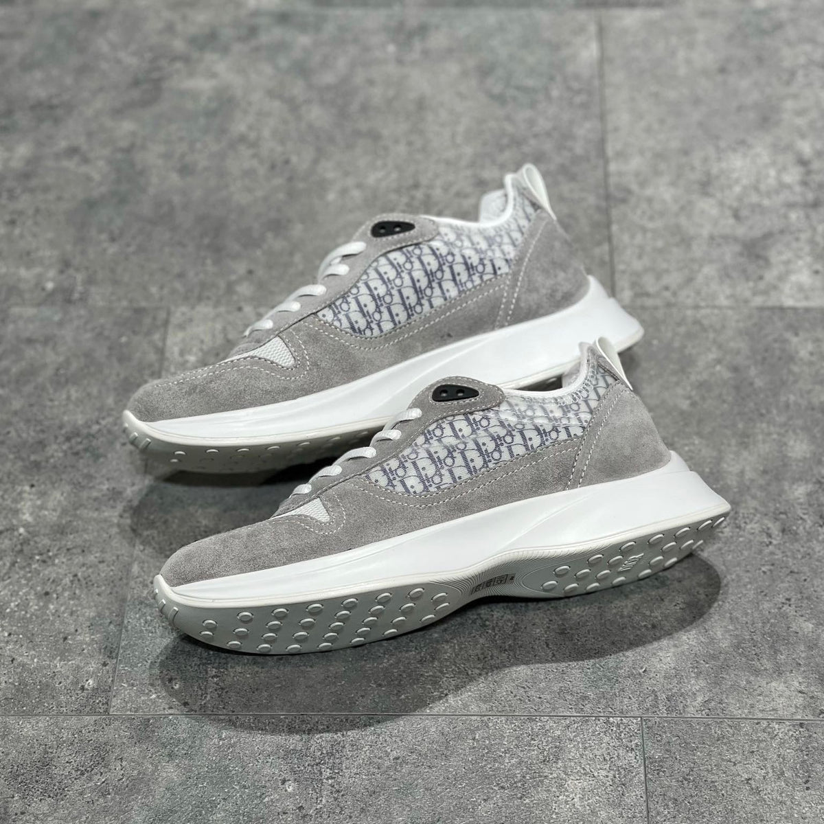 CD B25 SNEAKERS