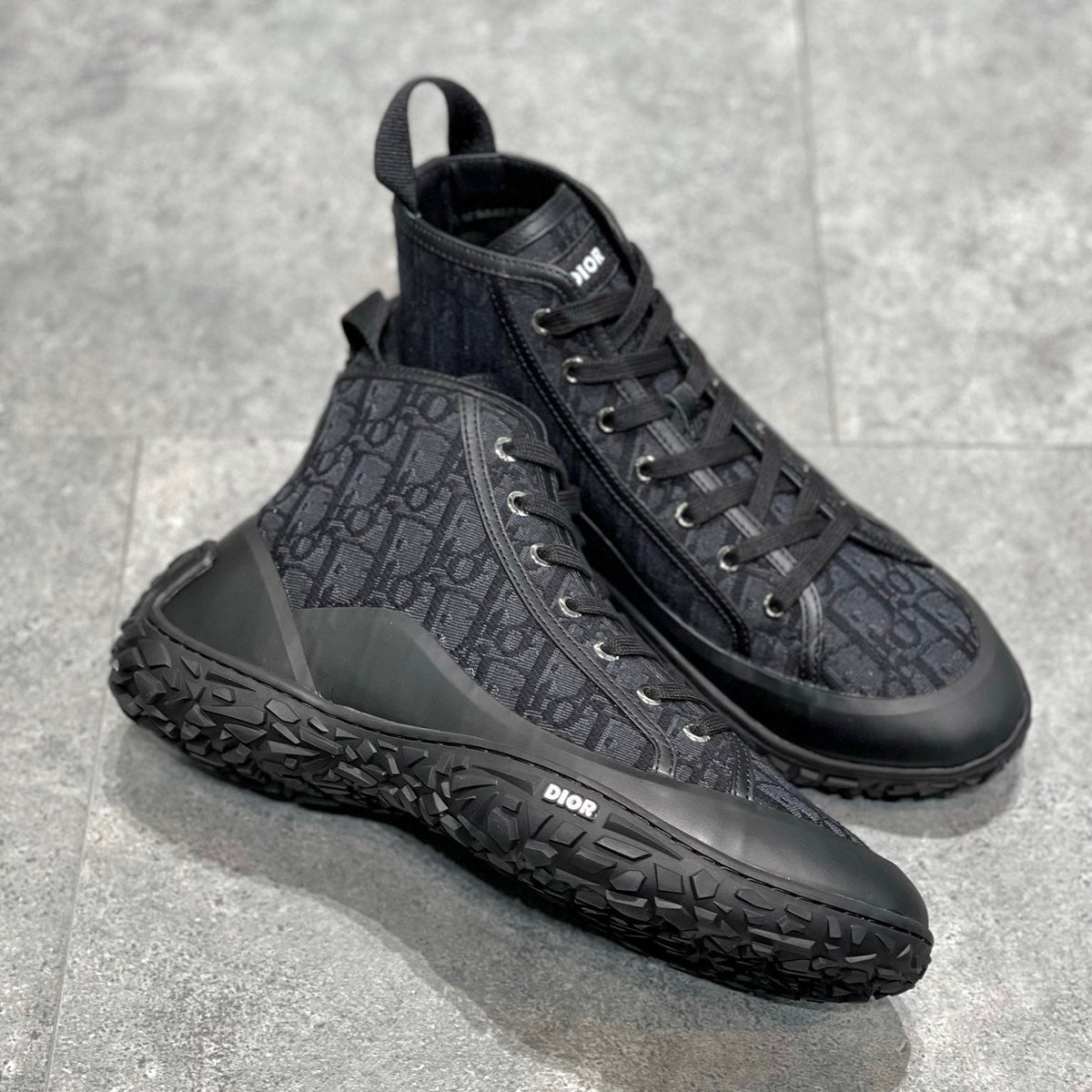 CD B28 SNEAKERS