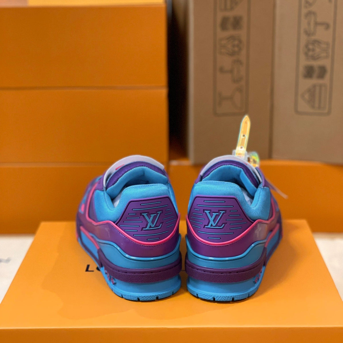 LOU TRAINERS