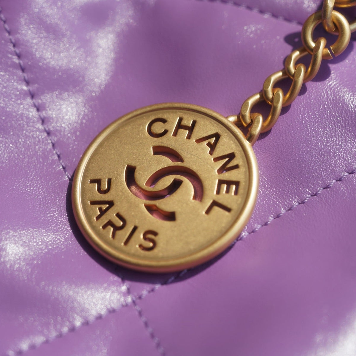 CC 22 SMALL HANDBAG