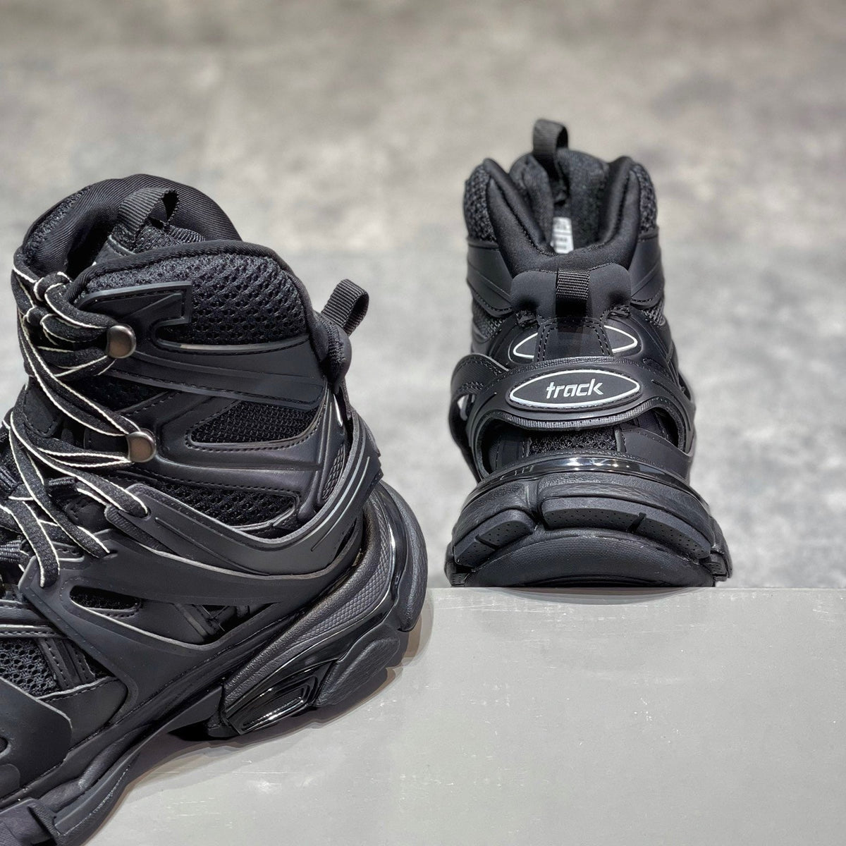 BAL TRACK HIGH HIKE SNEAKER