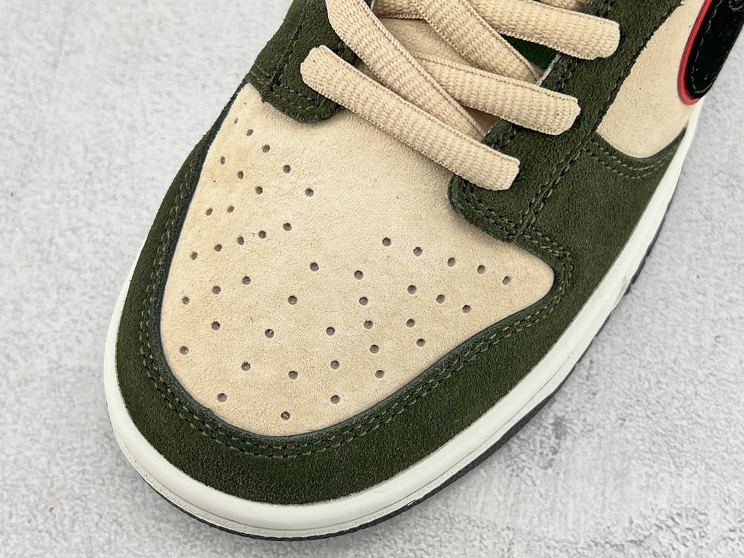 DUNK LOW x OTOMO KATUSHIRO