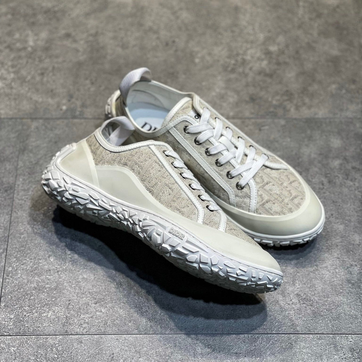 CD B28 SNEAKERS