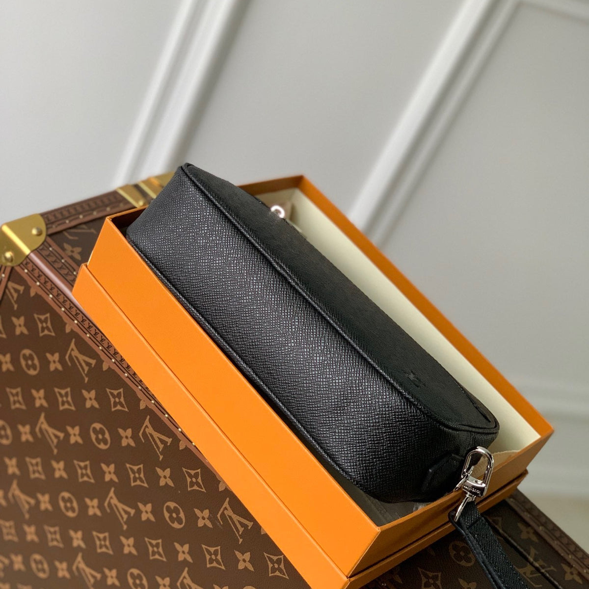 LOU POCHETTE KASAI