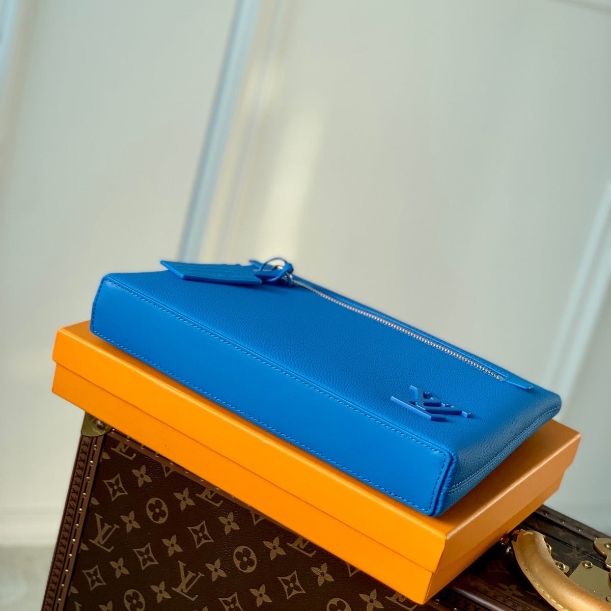 LOU TAKEOFF POUCH