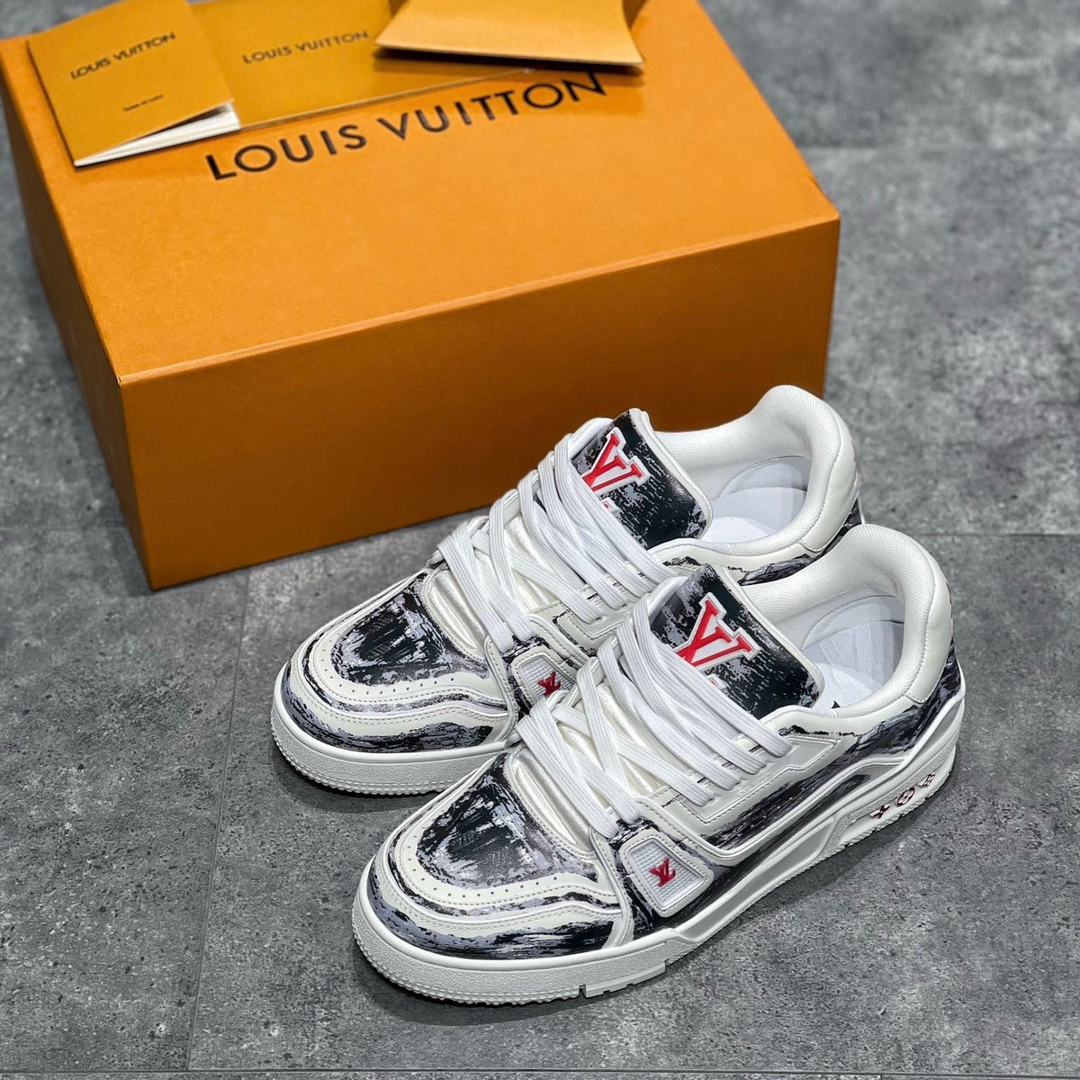 LOU TRAINERS