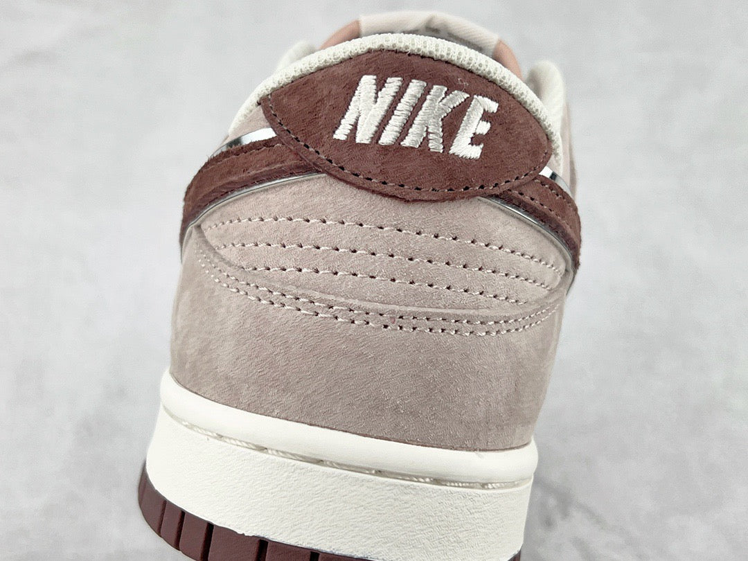 DUNK LOW x OTOMO KATUSHIRO