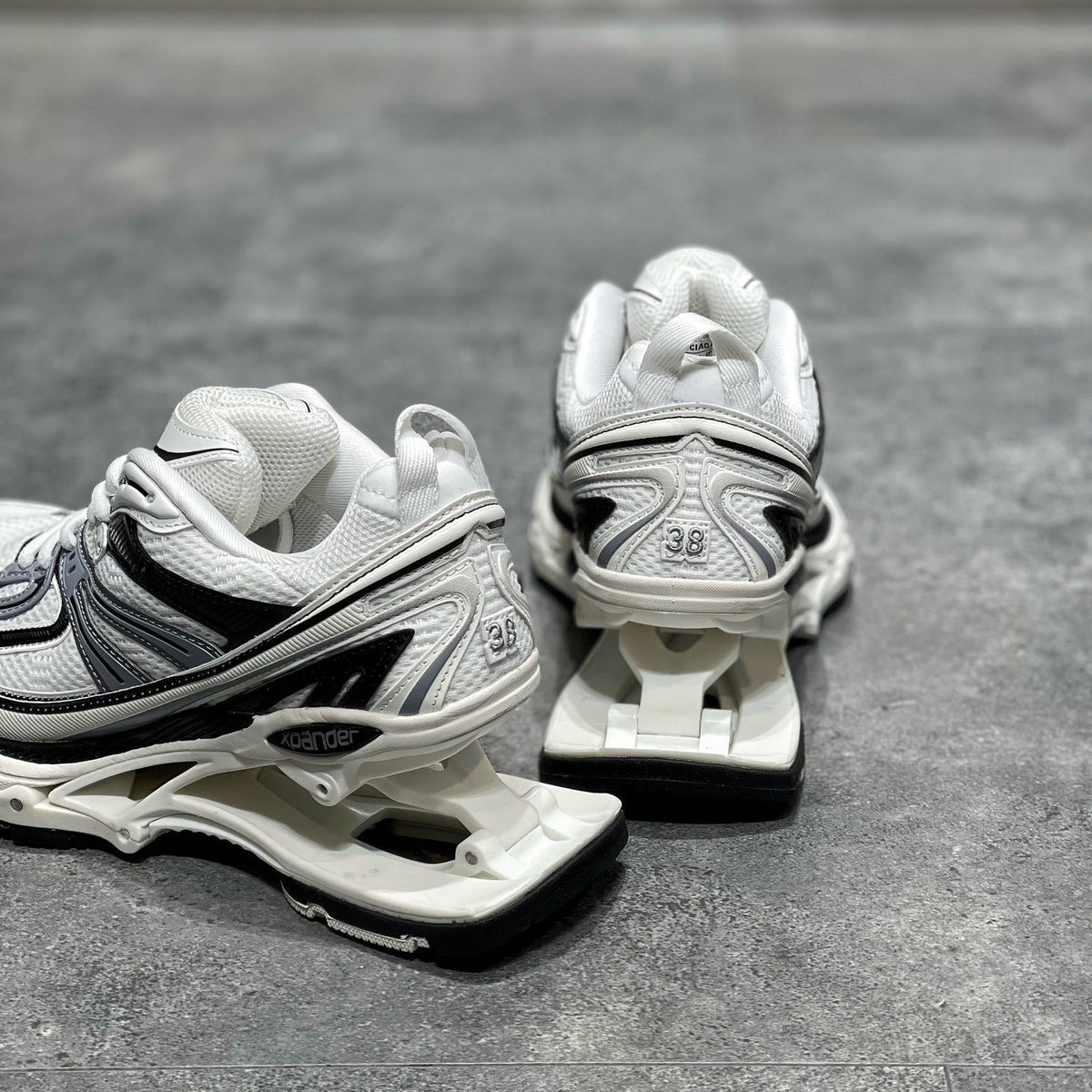 BAL X-PANDER TRAINERS
