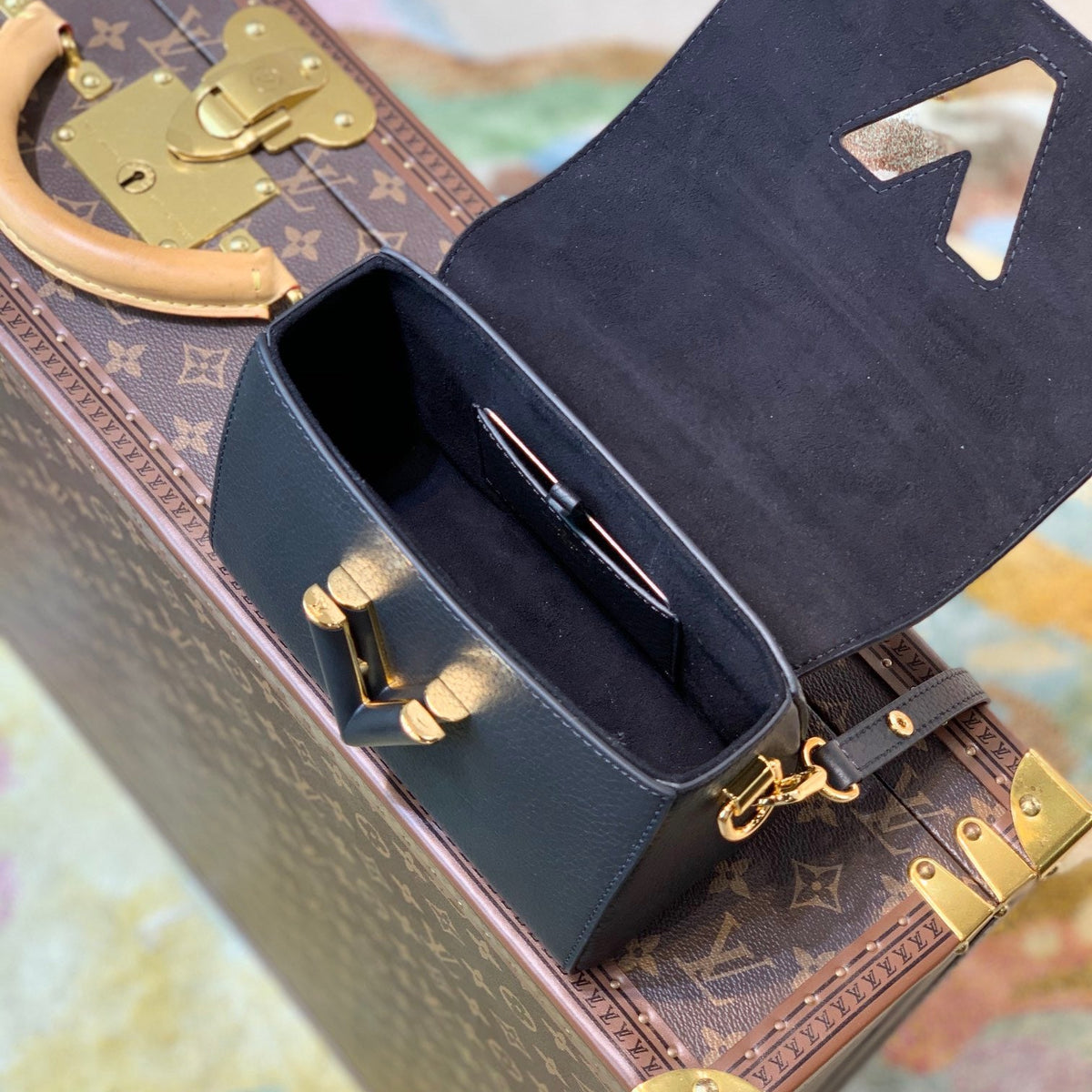 LOU TWIST PM BAG