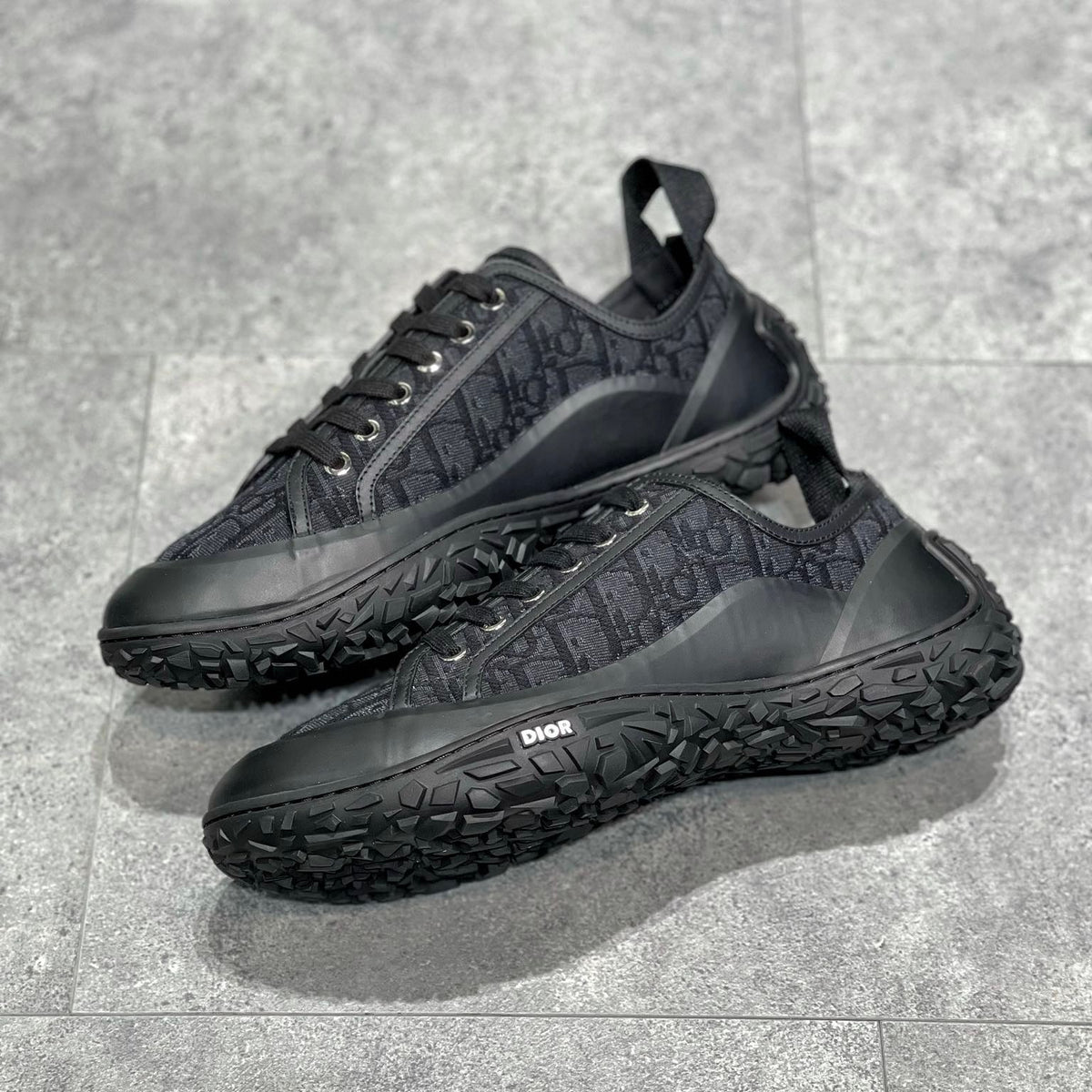 CD B28 SNEAKERS