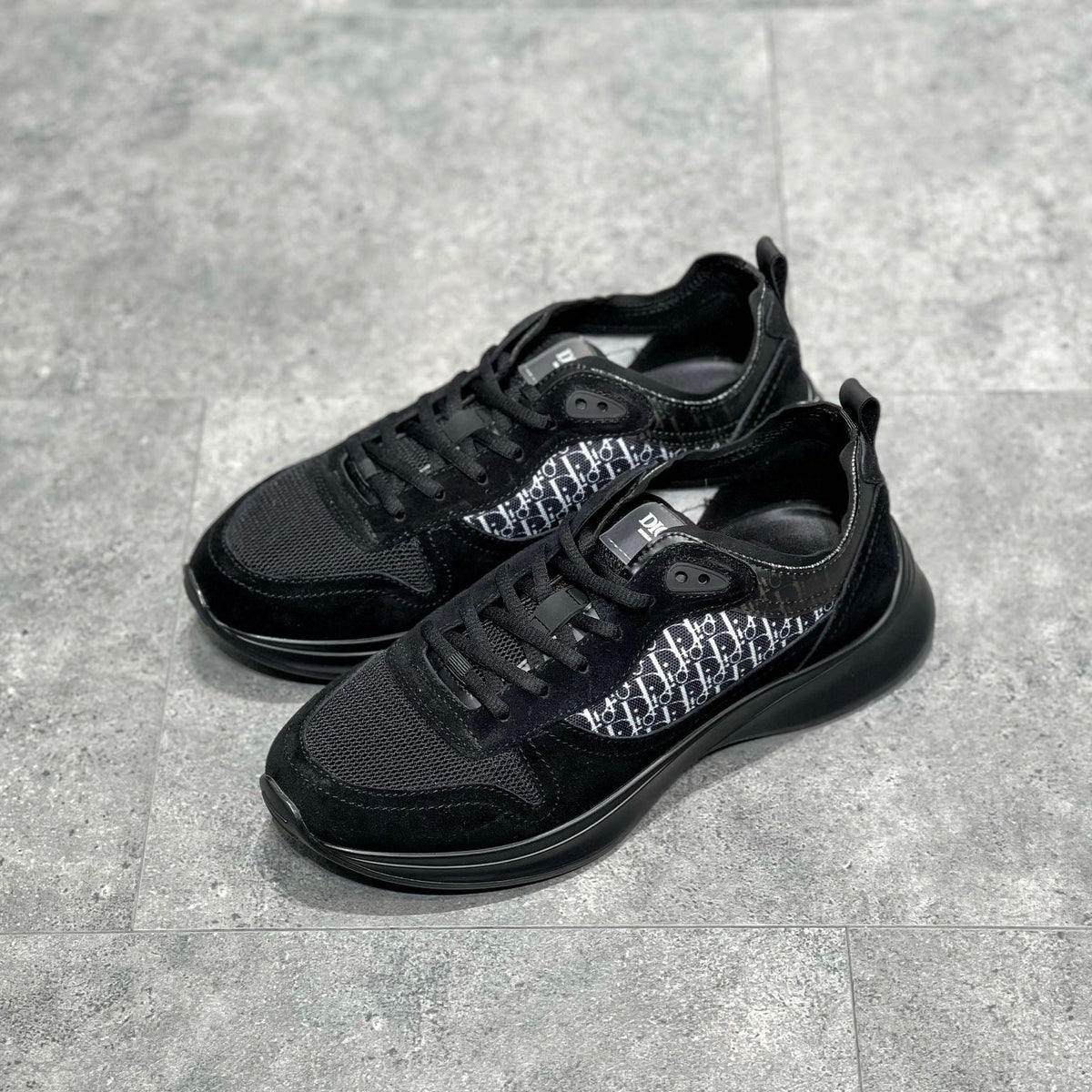 CD B25 SNEAKERS