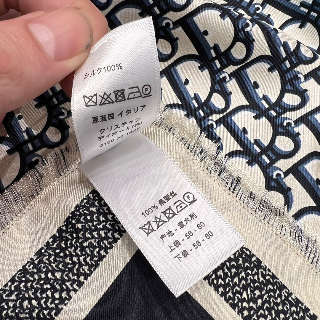 CD SCARVE