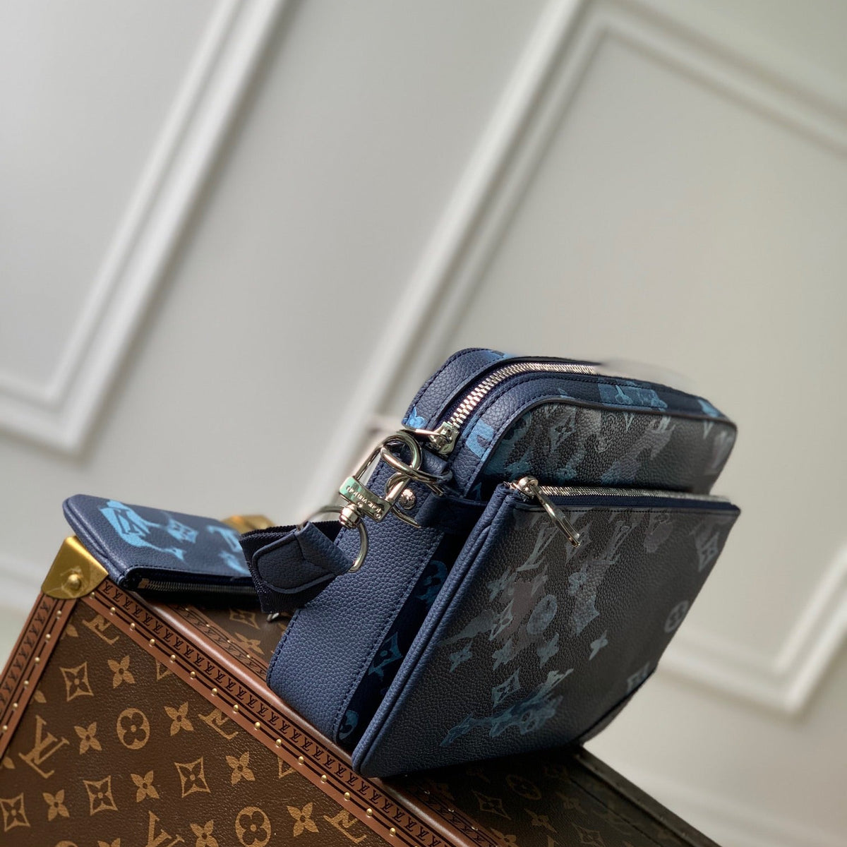 LOU TRIO MESSENGER BAG