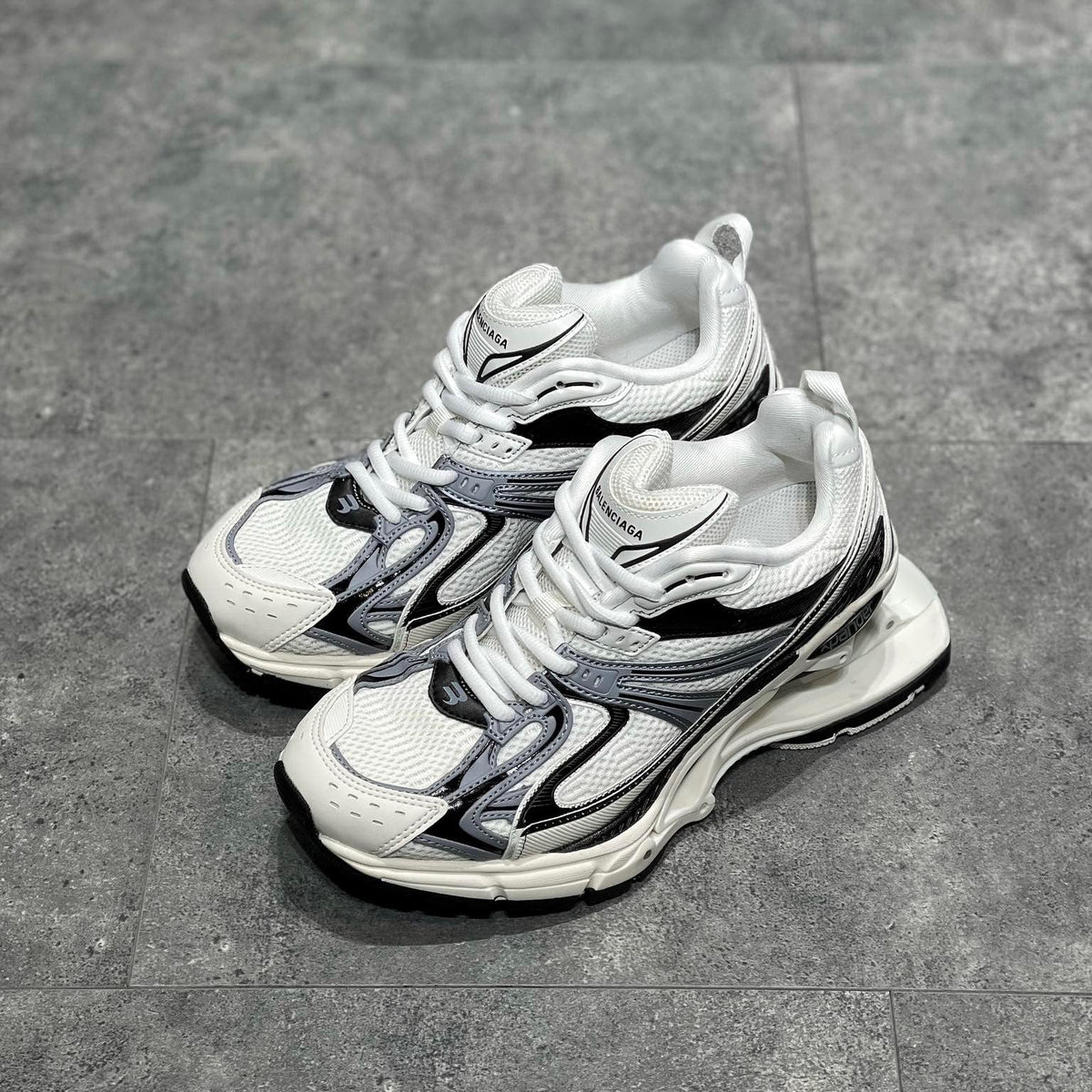 BAL X-PANDER TRAINERS